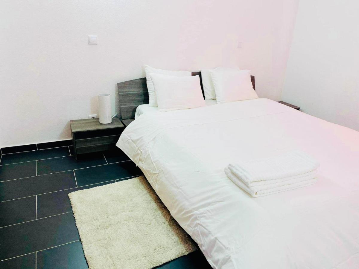 Albufeira Beach Side Apartment Екстер'єр фото